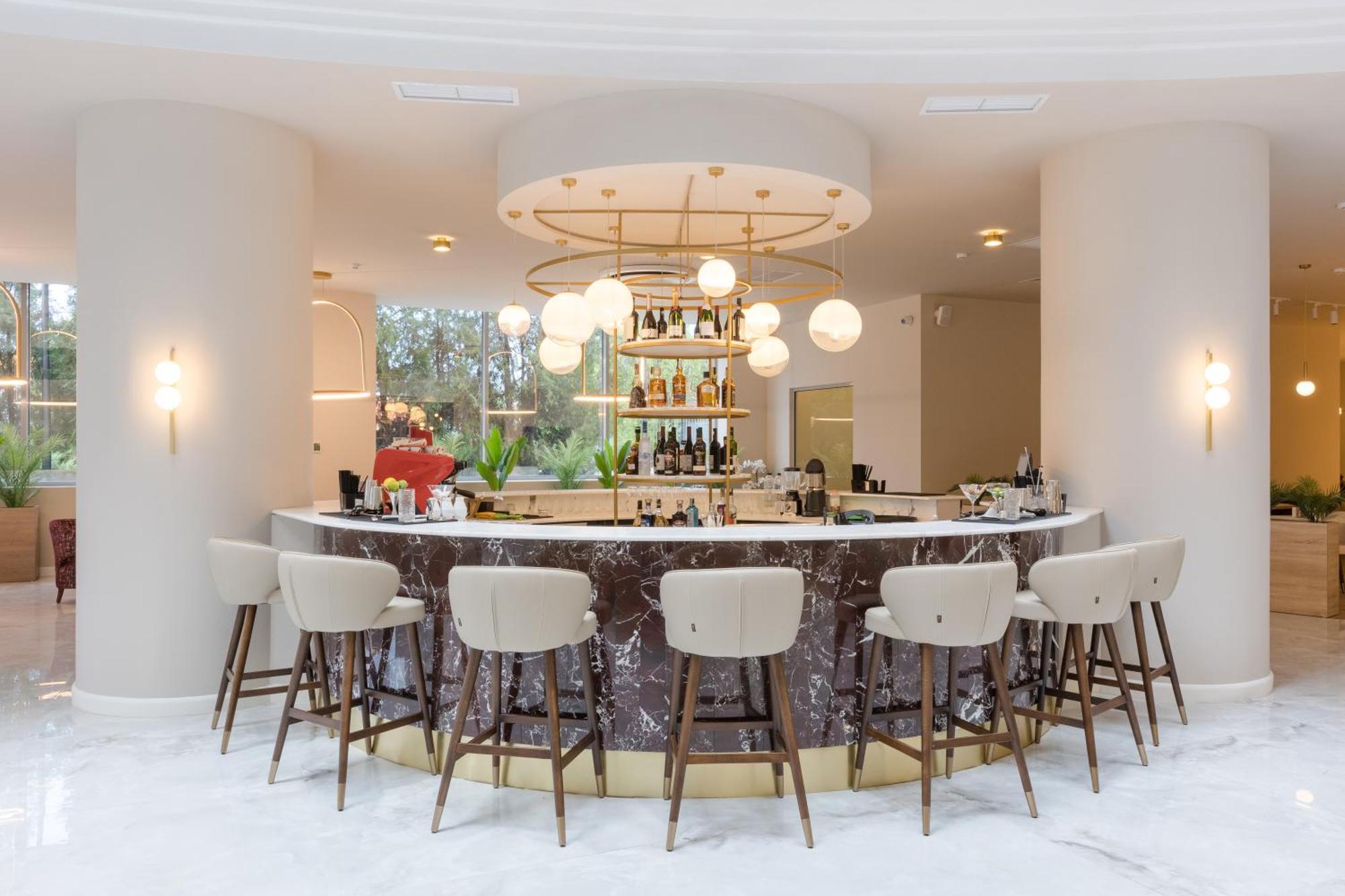 Ramada By Wyndham Bucharest Otopeni Airport Kültér fotó