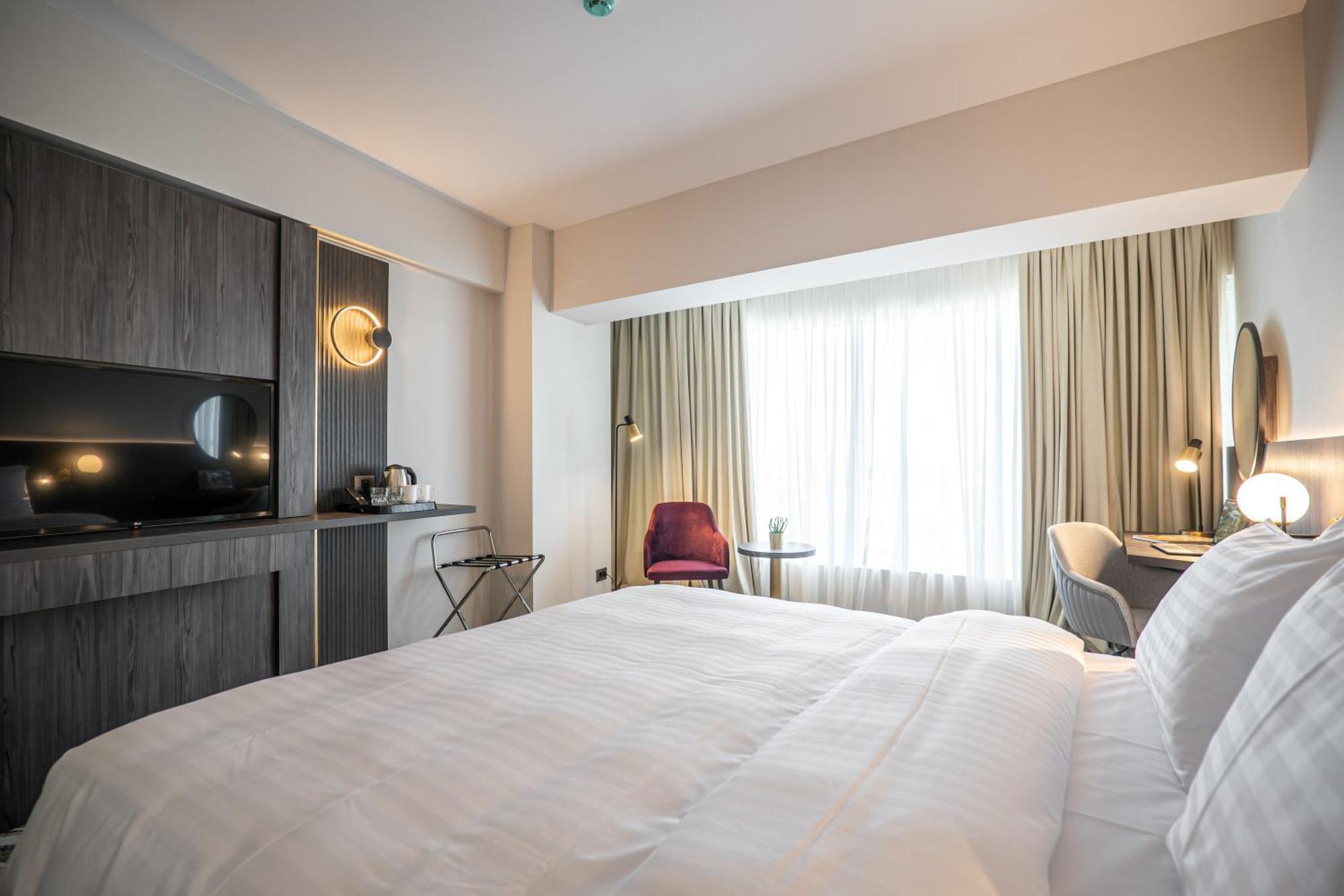 Ramada By Wyndham Bucharest Otopeni Airport Kültér fotó