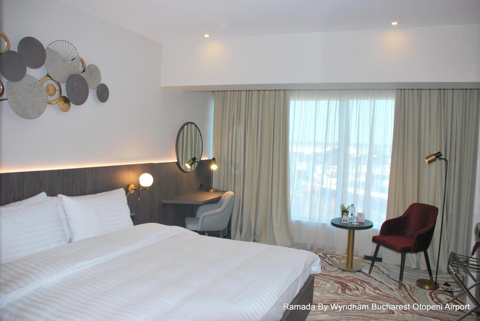 Ramada By Wyndham Bucharest Otopeni Airport Kültér fotó