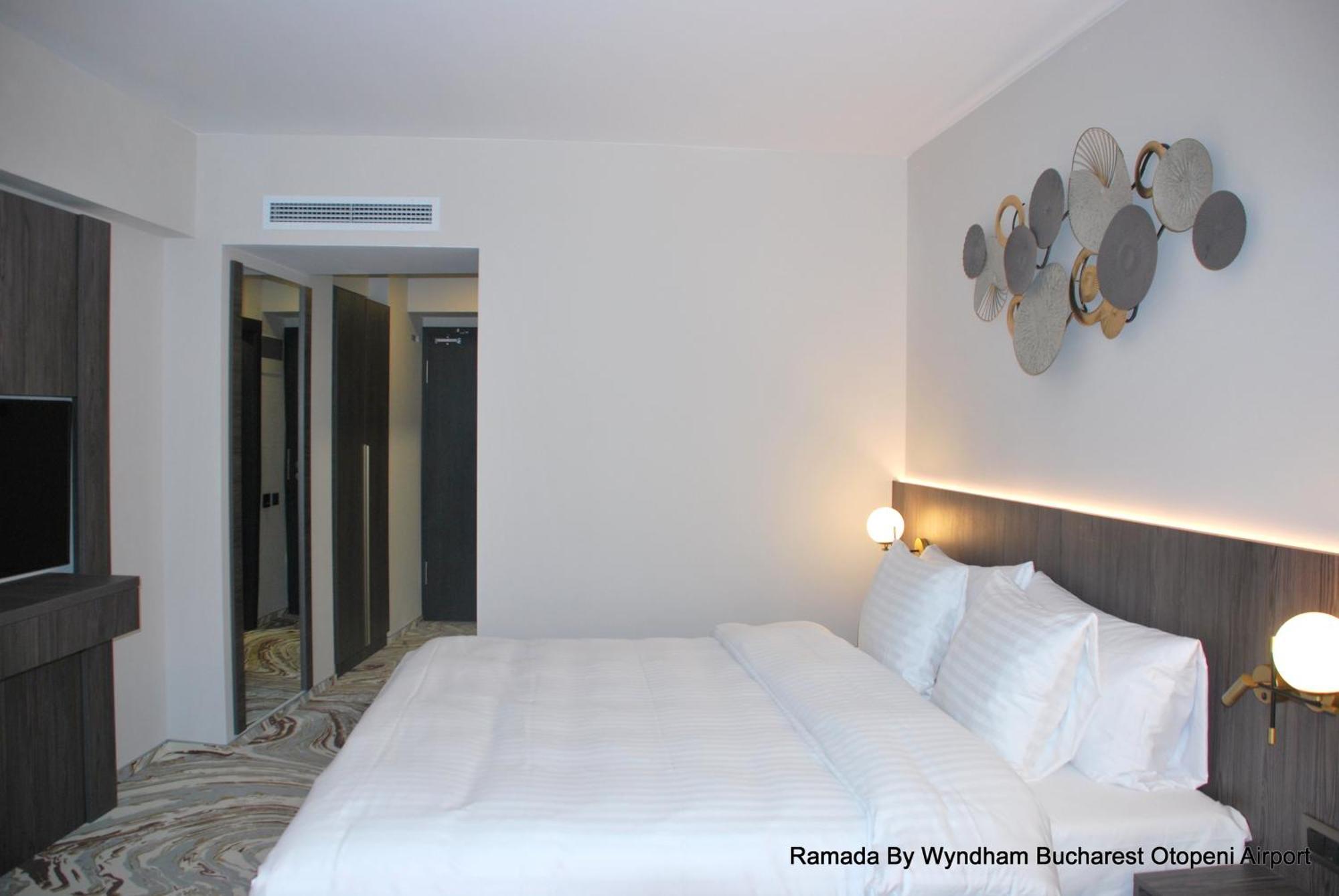 Ramada By Wyndham Bucharest Otopeni Airport Kültér fotó
