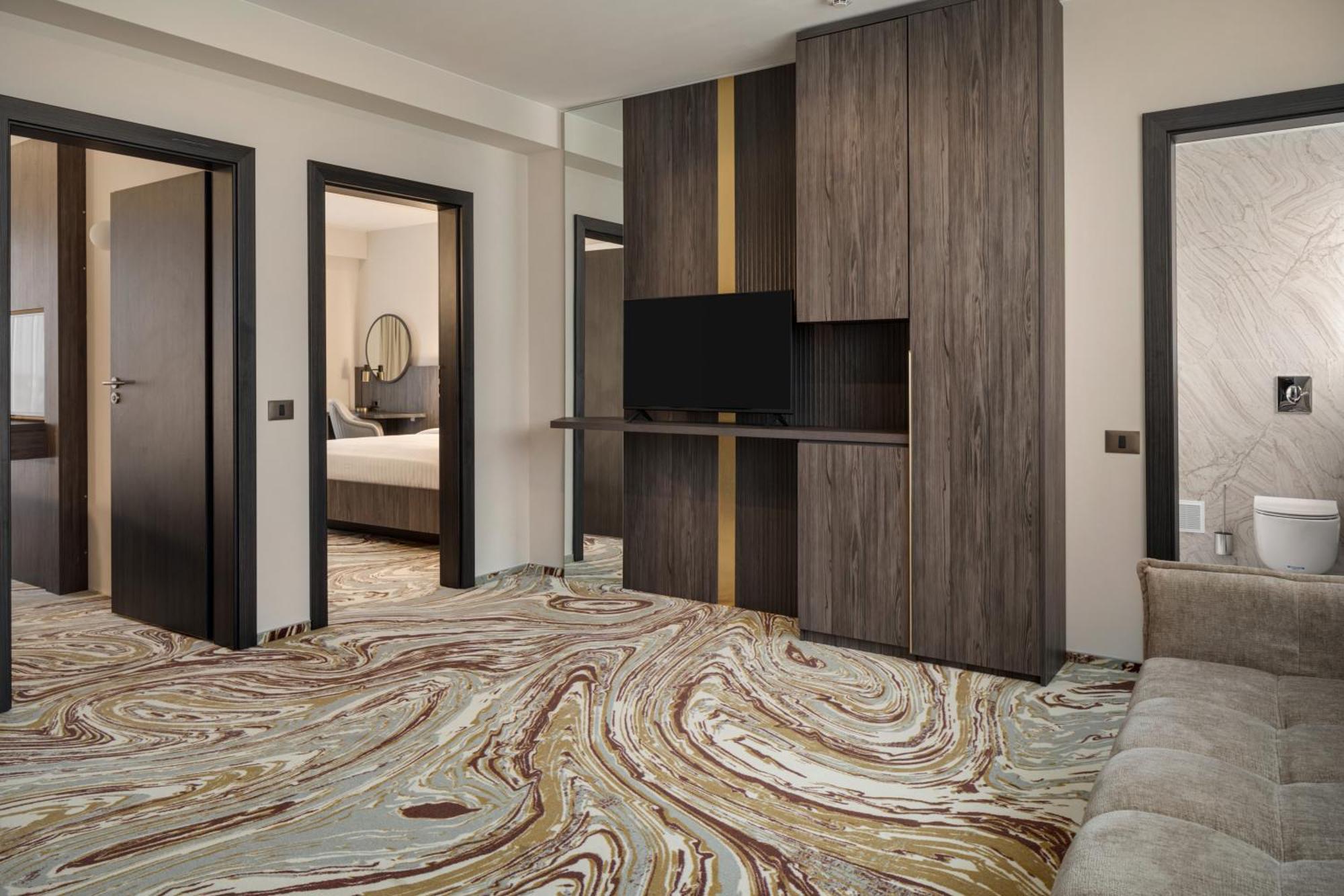 Ramada By Wyndham Bucharest Otopeni Airport Kültér fotó