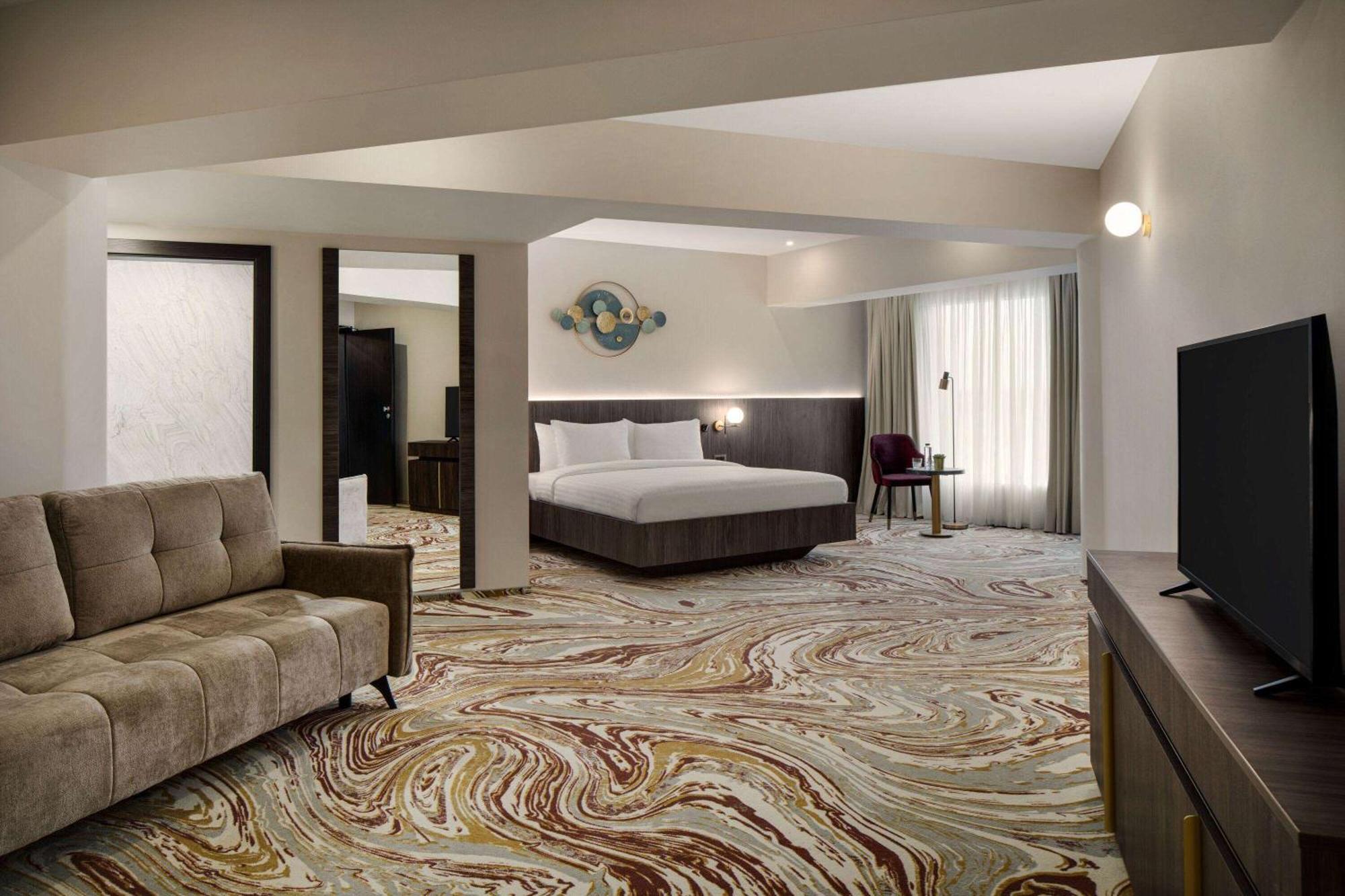 Ramada By Wyndham Bucharest Otopeni Airport Kültér fotó
